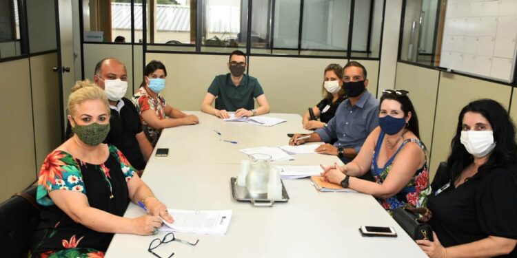 Prefeitura formaliza contrato que une Saúde, Unifipa e IMES