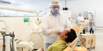 Prefeitura entrega 150 próteses dentárias e retoma procedimento na rede municipal de saúde