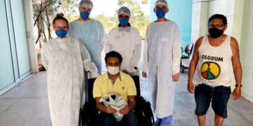 UPA celebra duas altas médicas de pacientes recuperados da covid-19 no mesmo dia