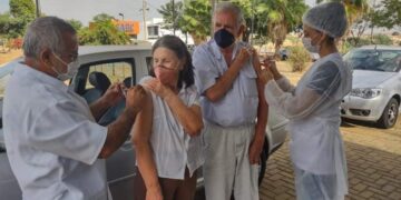 Drive-thru: Catanduva adere ao Dia D da vacinação contra covid-19 neste sábado