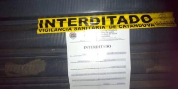 VIGILÂNCIA SANITÁRIA E POLÍCIA MILITAR SE UNEM EM OPERAÇÃO NOTURNA DE ENFRENTAMENTO À PANDEMIA