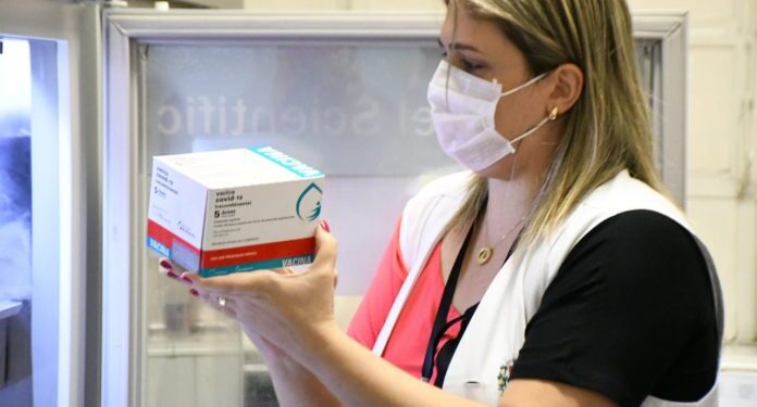 Saúde amplia vacinação contra covid-19 para maiores de 55 anos na semana que vem