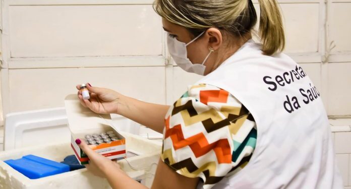 Catanduva começa vacinar adultos com 59 anos contra covid-19 nesta quinta