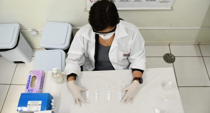 Julho Amarelo: Saúde distribui kits de testes rápidos contra as hepatites virais