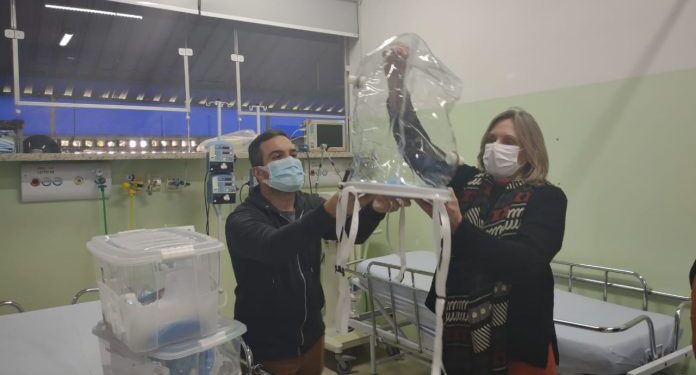 Prefeitura acompanha entrega de capacetes de respiração à UPA e ao Hospital Emílio Carlos