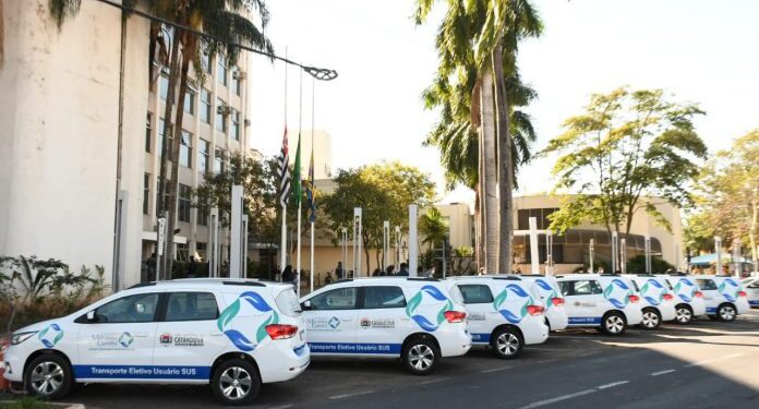 Saúde apresenta nova frota destinada ao transporte agendado de pacientes