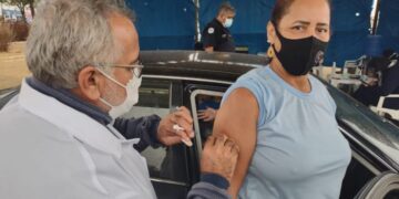 COVID-19: Saúde de Catanduva começa a vacinar pessoas com 24 anos, nesta quinta-feira