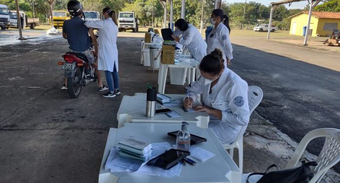 Vacinação contra covid-19 avança para mais uma faixa etária