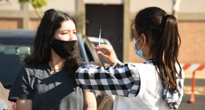 Catanduva começa a vacinar adolescentes nesta terça-feira