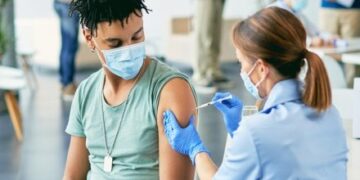 Catanduva inicia aplicação da quarta dose contra COVID-19 em maiores de 18 anos