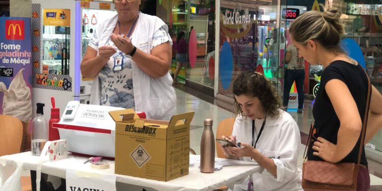 Saúde promove plantões de vacinação neste feriado