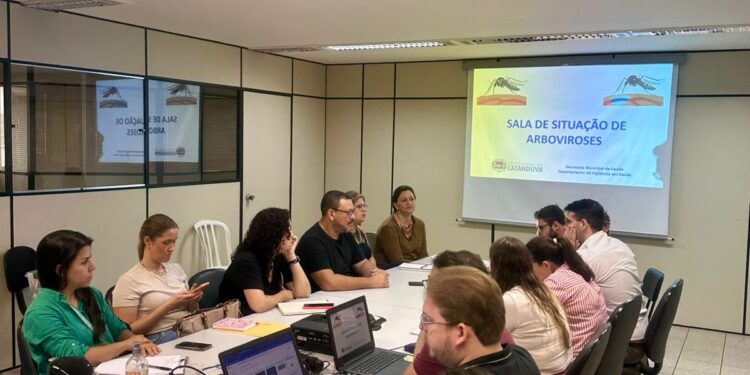 Sala de Situação avalia e otimiza estratégias contra a dengue