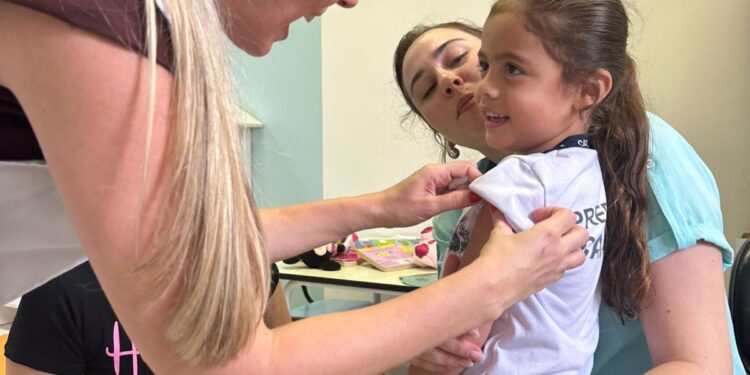 Campanha de vacinação contra a gripe nas escolas municipais continua nesta semana