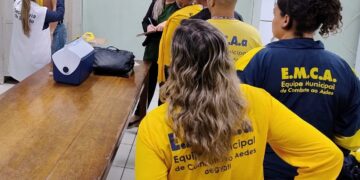 Ação de vacinação itinerante imuniza colaboradores da EMCAa nesta terça