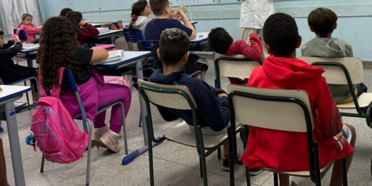 Programa Saúde na Escola realiza ação sobre bullying na EMEF Professor Waldemar Martins Aydar, no bairro Pachá