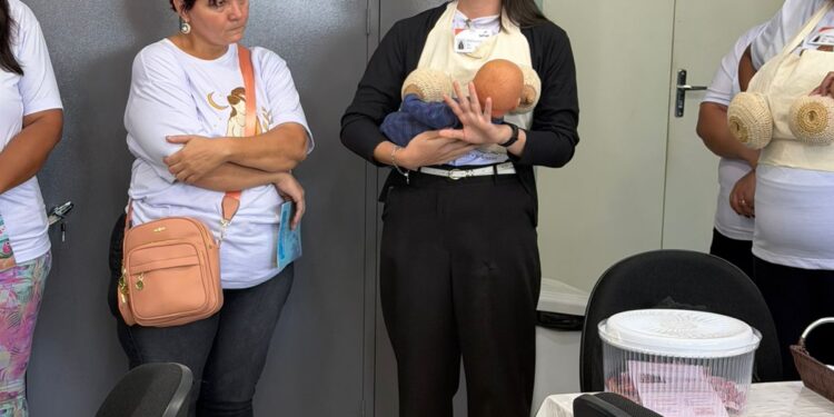 Atenção básica promove encontro do grupo de gestantes com participação de doula